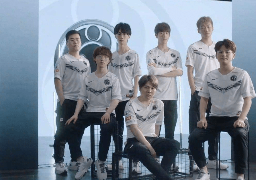 因伤退场 因伤退场